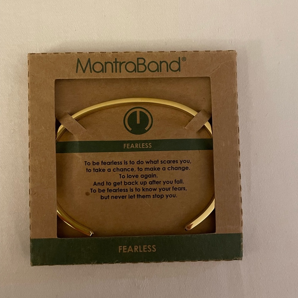 New! MantraBand “Fearless” 18K Gold Plated Bracelet Cuff✨One Size - Picture 5 of 8